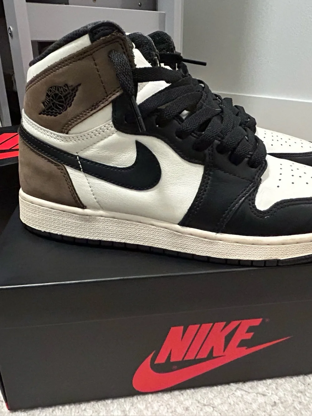 Nike Air Jordan 1 Retro High OG - Black/White/Brown